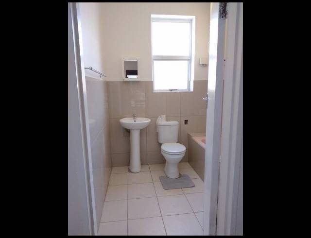 1 BEDROOM APARTMENT RENTED IN HUMEWOOD